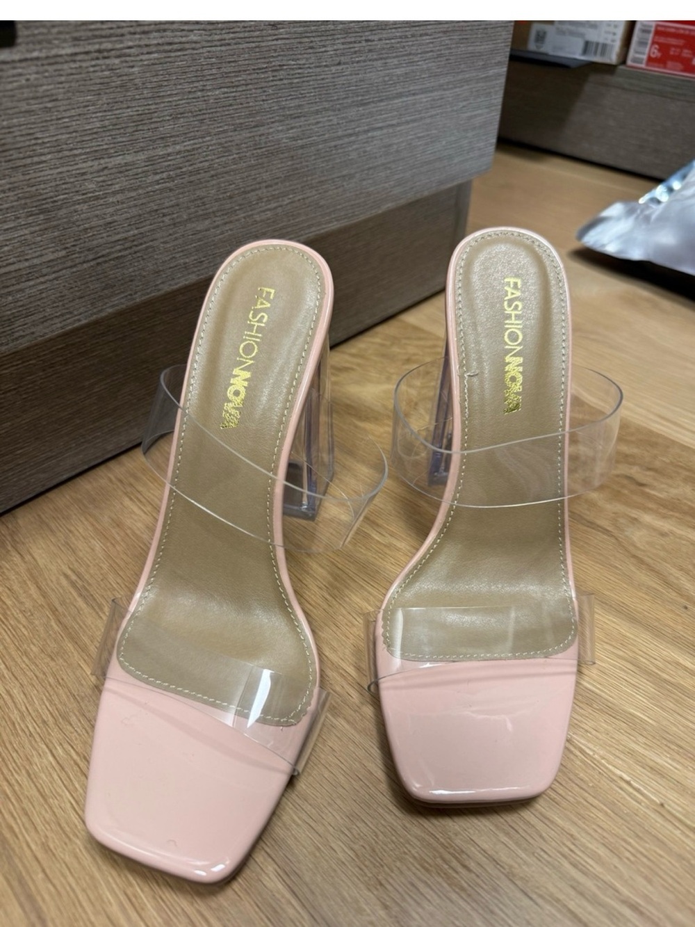 Fashion Nova sz 7 nude clear heels sandals